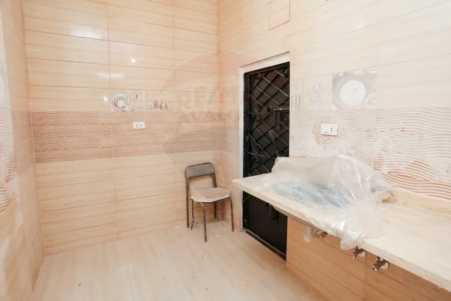 Administrative or residential apartment for rent 120 m Azarita (steps from the sea)