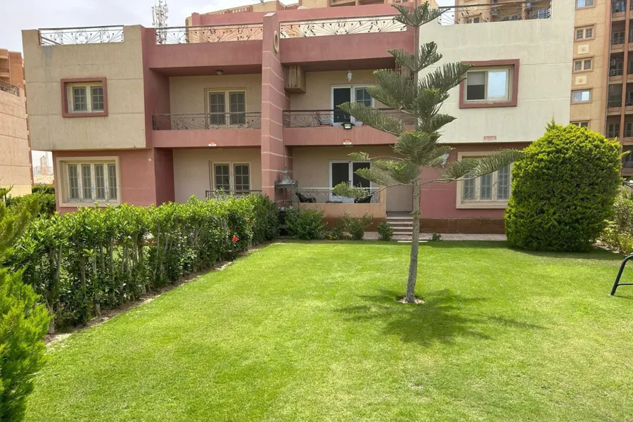 فيلا ستاند الون للبيع (مارسيليا لاند) 300 م مباني