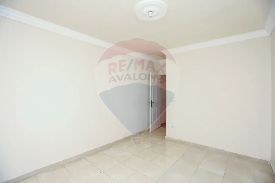 شقة للبيع 105 م فلمنج (ش مصطفي كامل)