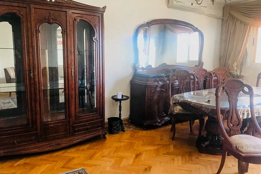 شقة للايجار 180م الوزارة (2 نمرة من ش أبو قير)