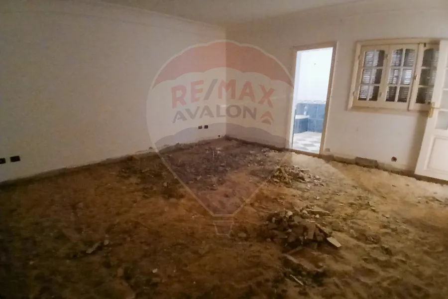 شقة للبيع 370 م جناكليس (ش ذو الفقار)