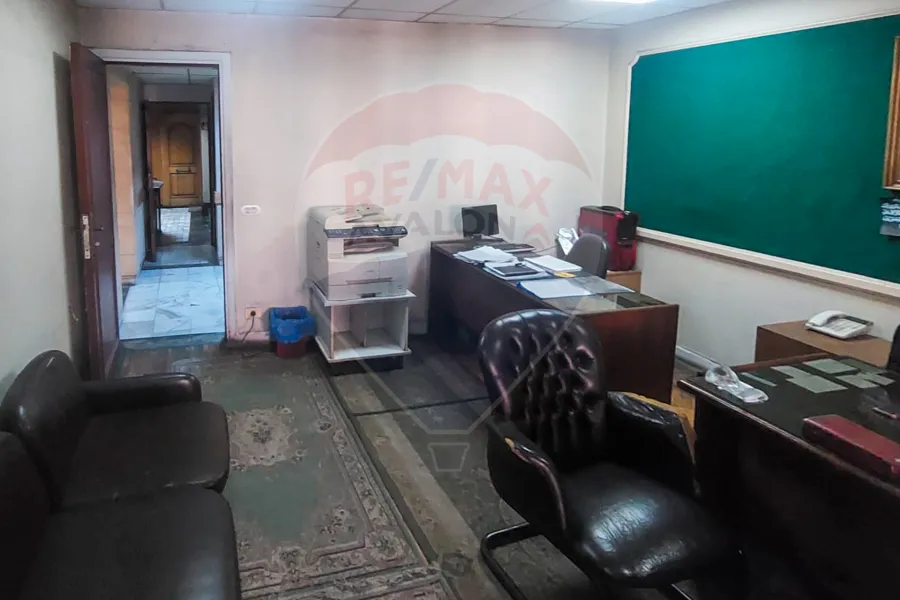 شقة للبيع 200 م رشدي (علي الترام مباشرة)