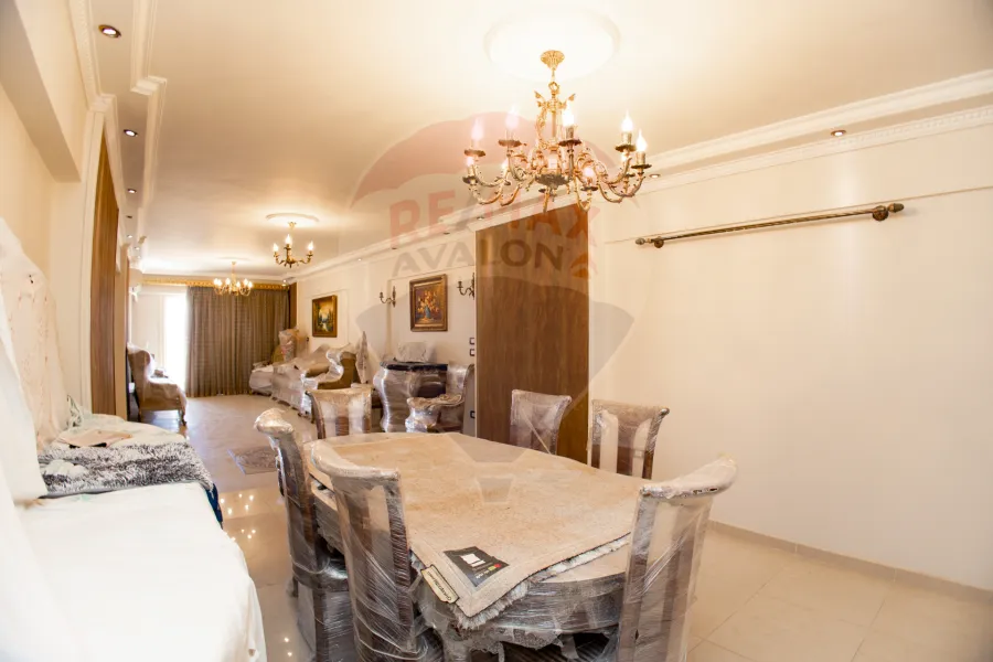 شقة للبيع 165 م فلمنج (شارع عبدالفتاح الطويل)