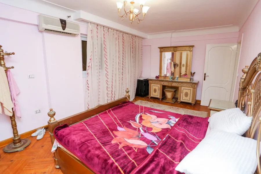 Furnished Apartment for rent 300 m Sidi Gaber (Number 3 From Corniche)