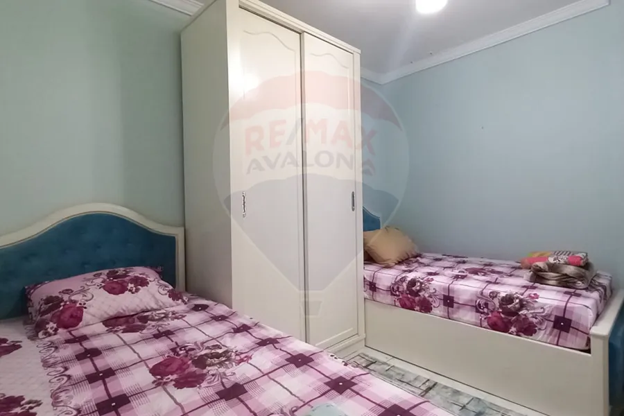 شقة للبيع 110 م محرم بك ( خطوات من محور المحمودية )