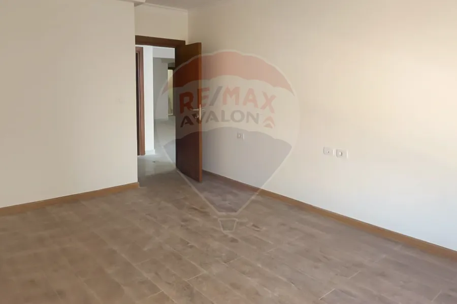 شقة للإيجار 175 م سموحة (جراند فيو)