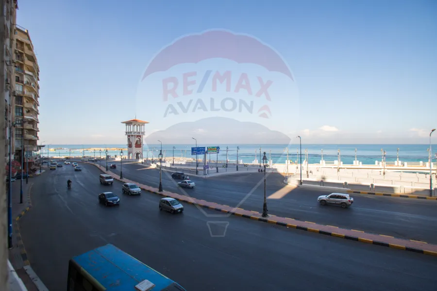 شقة إدارى للإيجار 170 م ميامى (على البحر مباشرة)