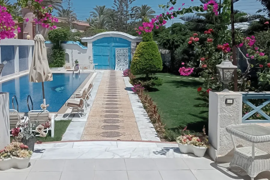 فيلا ستاند الون للإيجار المفروش (الفنانين - سيدي عبد الرحمن) 1,200 م