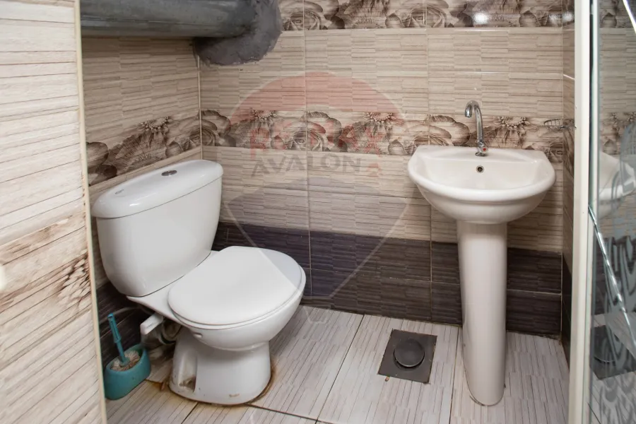 محل للبيع  100 م ميامى (شارع 45 الرئيسى)