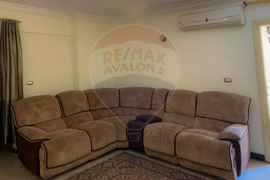 شقة للبيع 157 م محرم بك ( كومباوند محرم باشا )