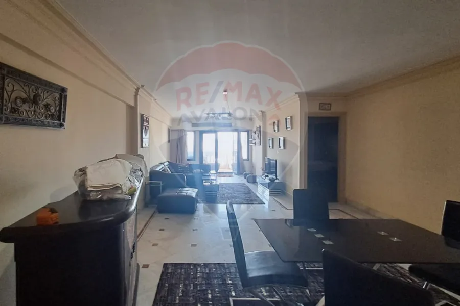 شقة للإيجار المفروش 200 م سموحة (ش فوزي معاذ