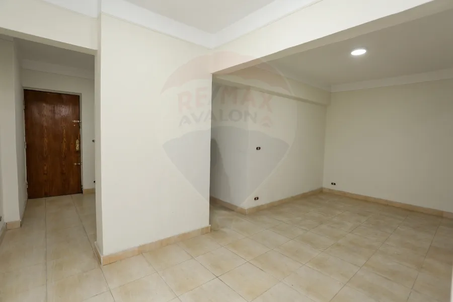 شقة للايجار 85 م سموحة (ميدان فيكتور عمانويل)