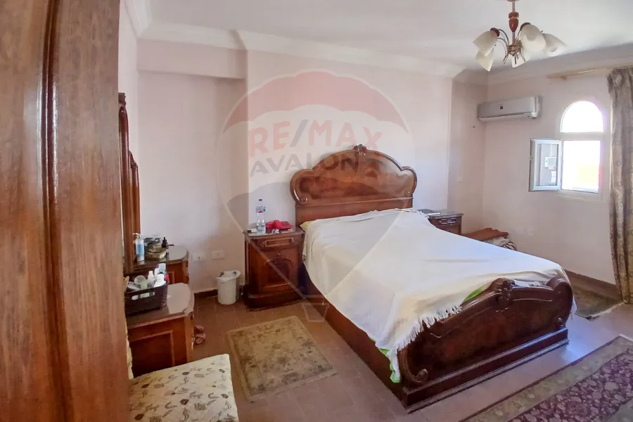 شقة للبيع 112 م سموحة (ش مدرسة الريادة - حدائق السرايا )