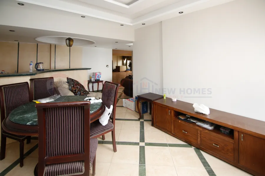 شقة للبيع 580 م جليم (على البحر مباشرة ) - فيو كامل علي البحر مباشرة