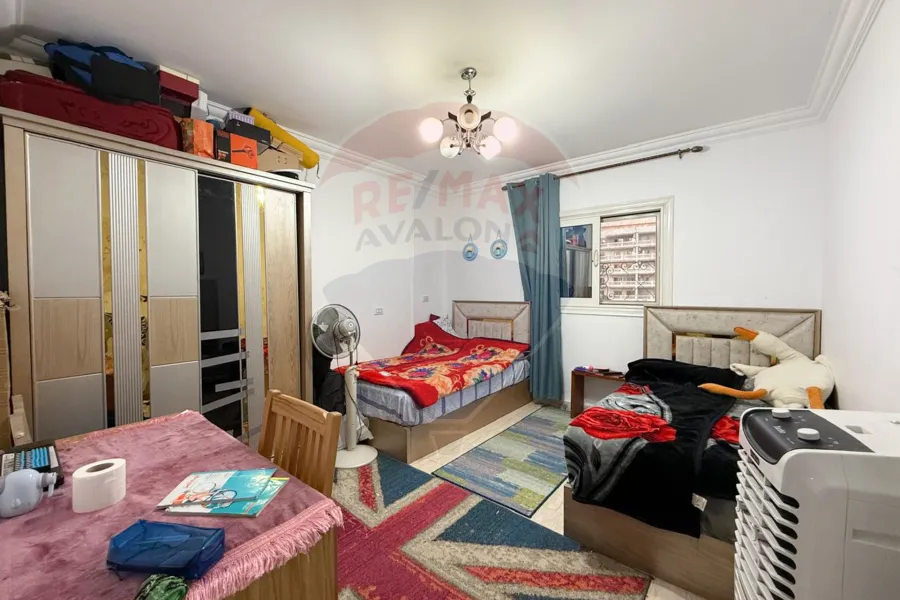 شقة للبيع 160 م لوران (ش عبد المنعم الدليل)