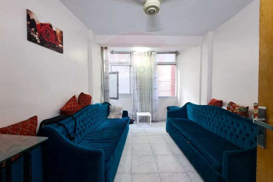 شقة للبيع 100 م سيدي بشر ( متفرع من جمال عبد الناصر )