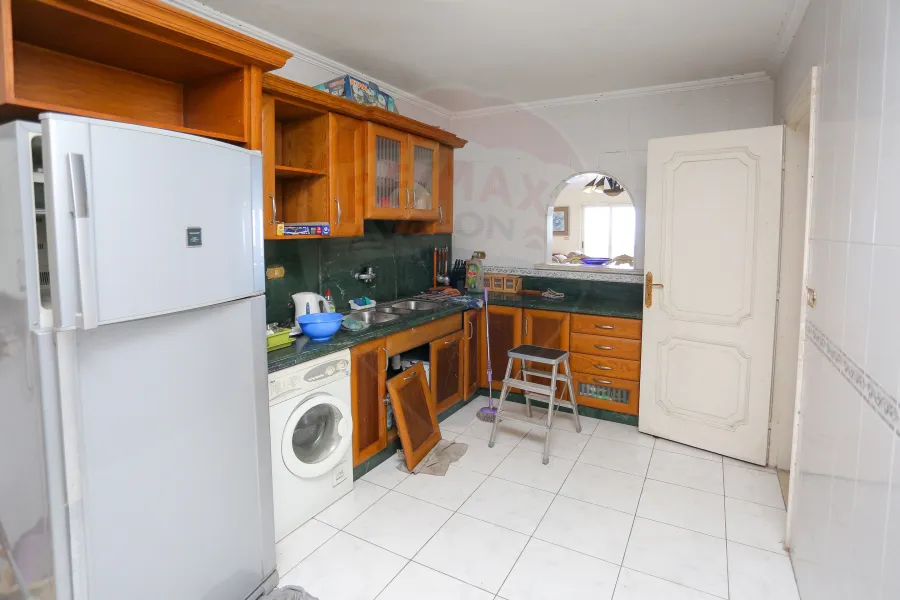 Apartment for Sale 300 m Gleem (Directly on Sea)