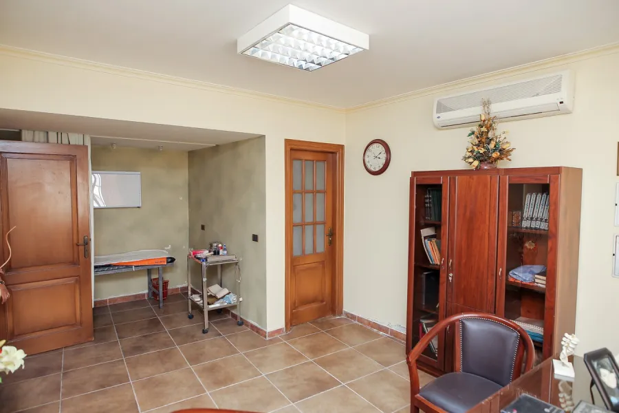 وحدة إداري للبيع 83م سموحة  (كوبري 14 مايو - عمارات الوطنية)