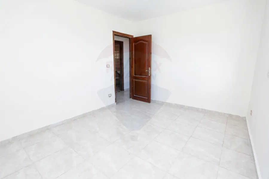 شقة للبيع 180 م وابور المياه (أمام مدرسة الميردي ديو)