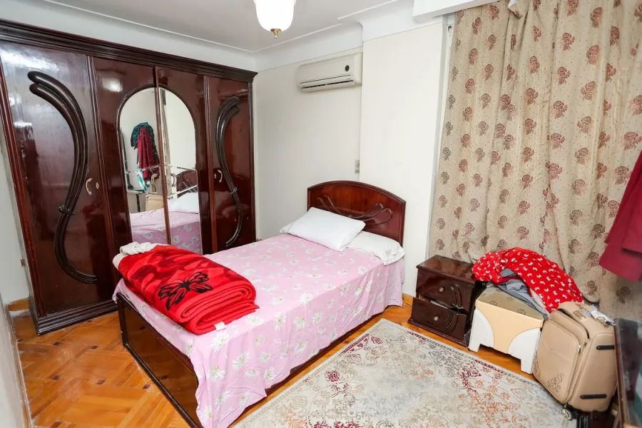 Furnished Apartment for rent 300 m Sidi Gaber (Number 3 From Corniche)