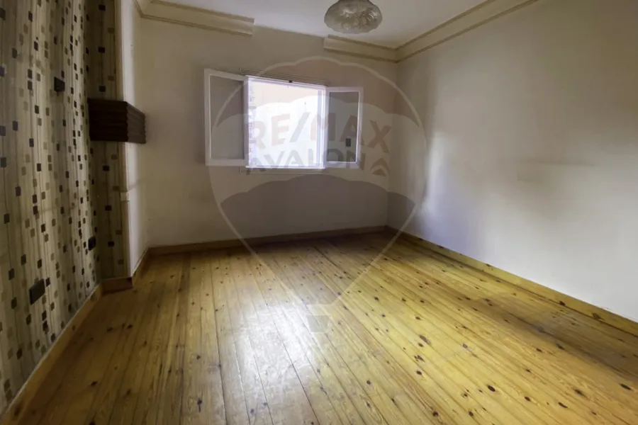 شقة للبيع 200 م رشدي (ش دمياط)