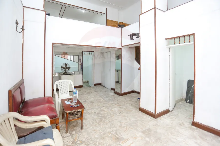 Shop 45 m + Up Floor 25 m for rent Bahri (on the tram - next to Farouk coffee)