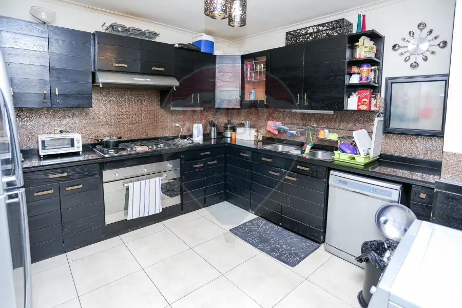 Apartment For Sale 219 m Smouha (50's St)