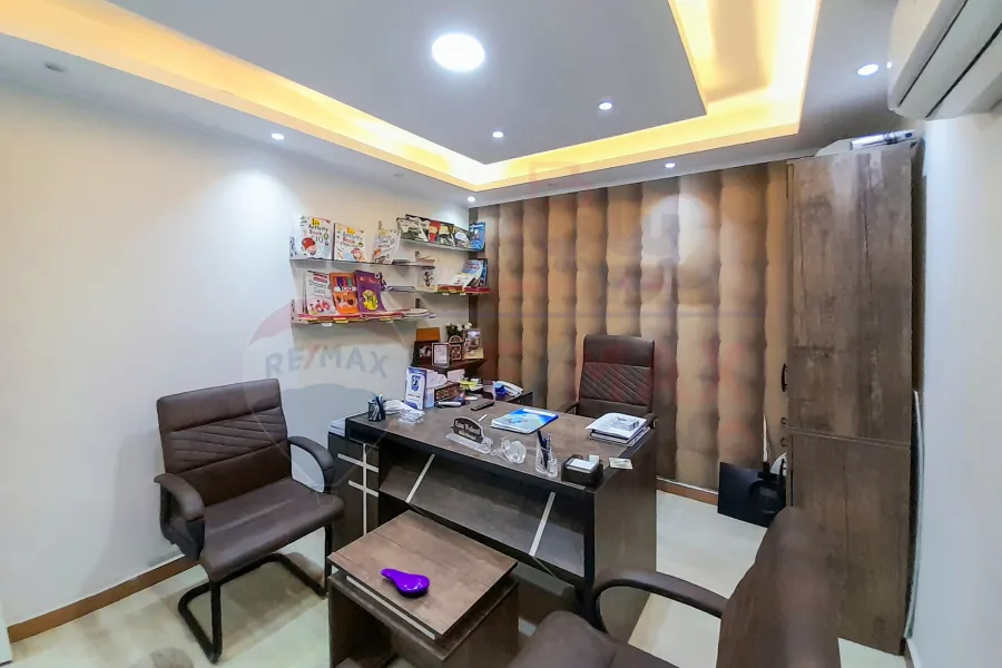 Administrative mezzanine For sale 237 m Gleem (Mostafa Maher St.)