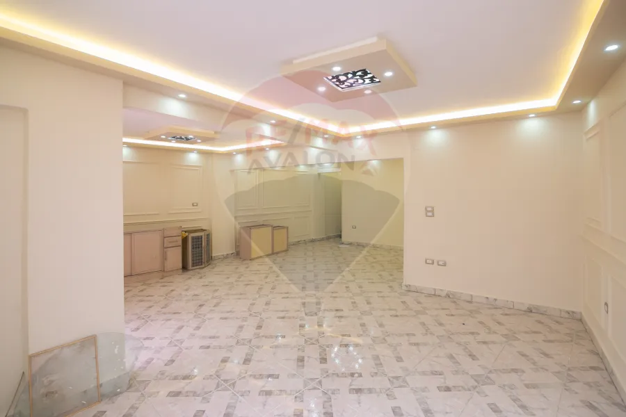 شقة للبيع 140 م  سيدي بشر (ش خالد بن الوليد)