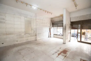 محل للايجار 55 م  لوران ( خطوات من البحر )