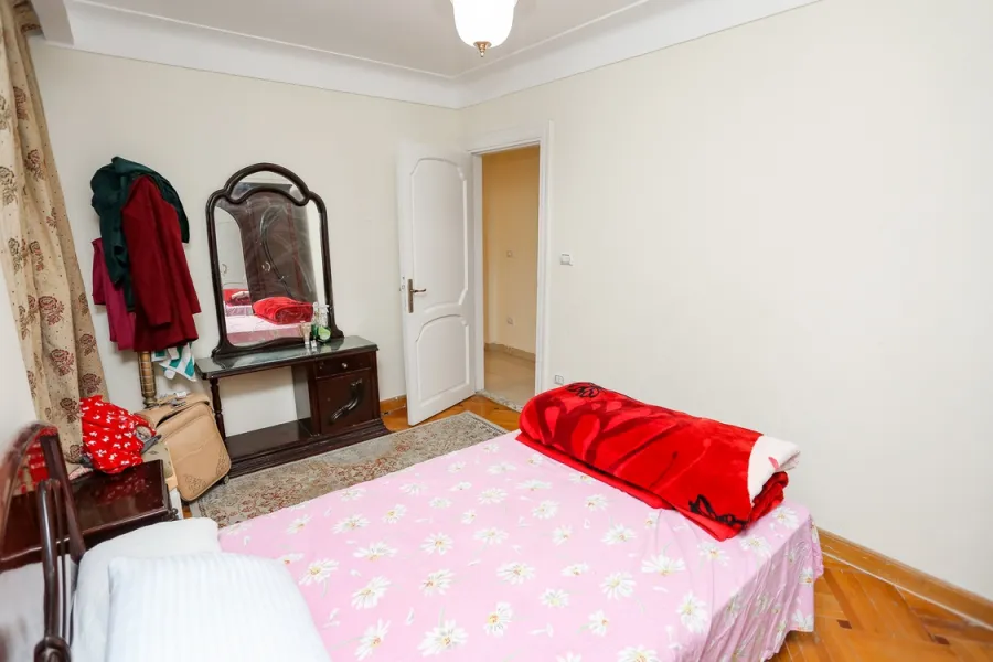 Furnished Apartment for rent 300 m Sidi Gaber (Number 3 From Corniche)