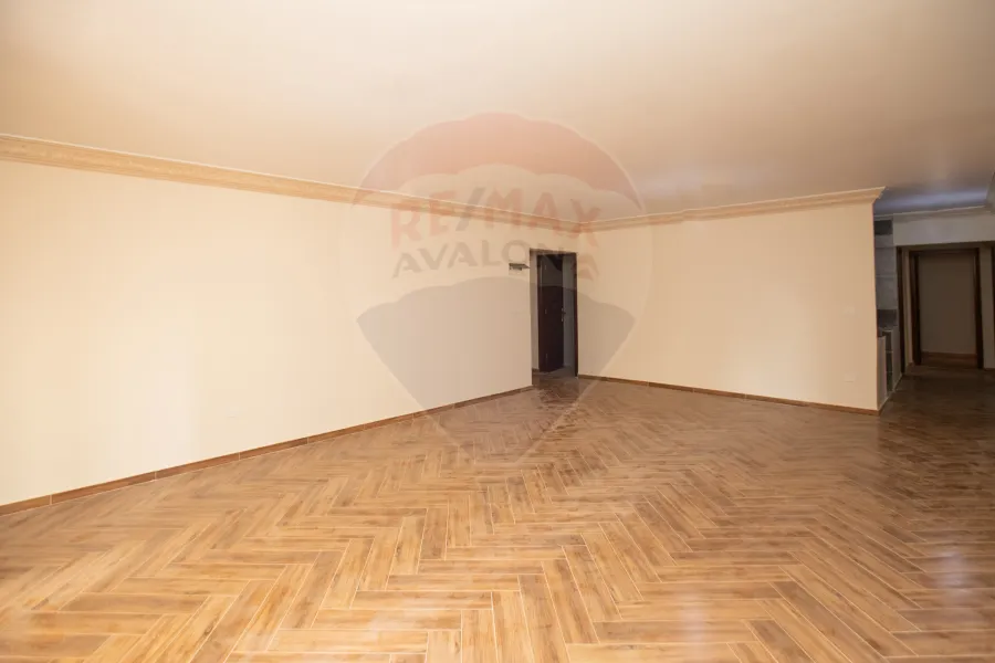 شقة للبيع 240 م مصطفى كامل (على الترام مباشرة) - أول سكن - شقة ناصية