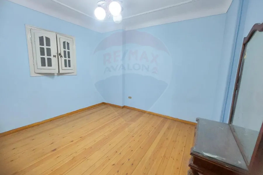 شقة للإيجار 130 م سيدى جابر  خطوات من شارع المشير