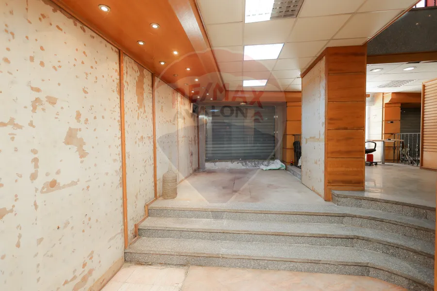 محل + ميزان للبيع 345 م  سموحة (بجوار الهلال الاحمر و مستشفى الاندلسية)