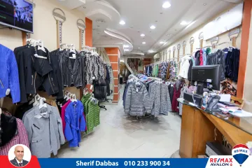 محل للبيع 104 م محطة الرمل (شارع النبي دانيال - امام المعبد اليهودي)