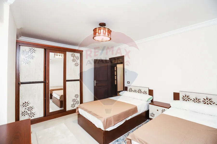 شقة مفروش للإيجار 160 م لوران (ش شعراوي - خطوات من البحر)