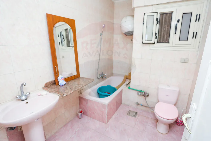 شقة للإيجار 100 م سموحة (ميدان فيكتور عمانويل - أبراج القطن)