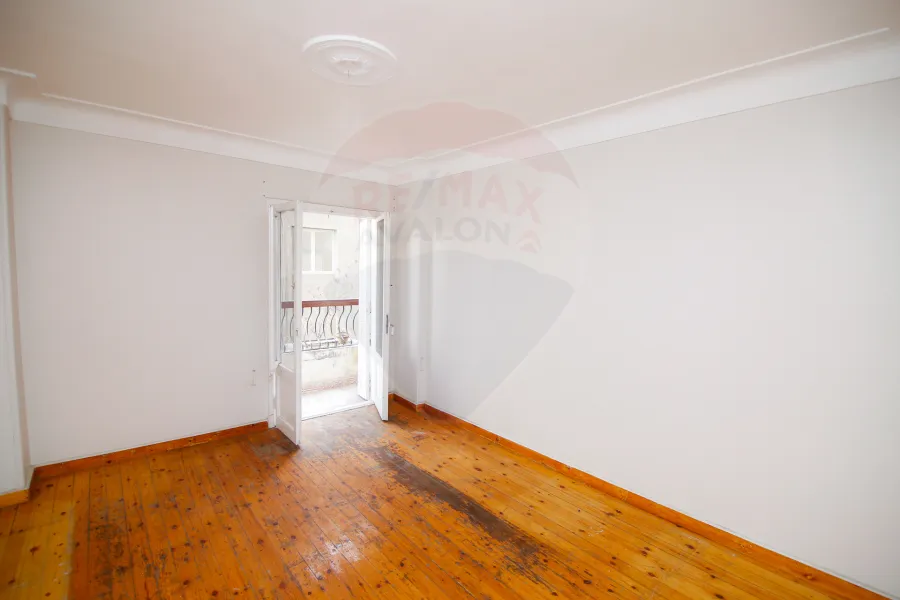 Apartment for sale 200 m Sporting (teba st)