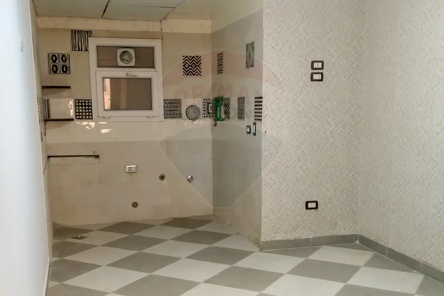 شقة إداري للإيجار 180 م زيزينيا (ش أبو قير)