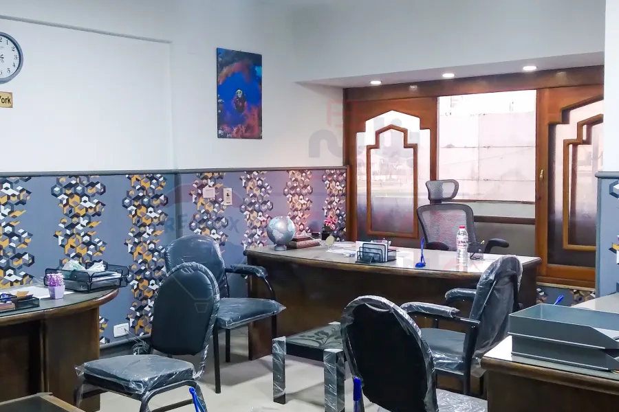 ميزان اداري مفروش  للايجار 250 م لوران (ش الاقبال)