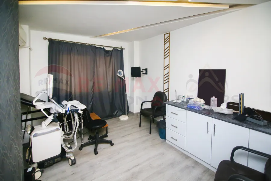 Administrative apartment for sale 185 m Smouha (Fawzy Moaz St. - Brand Building)