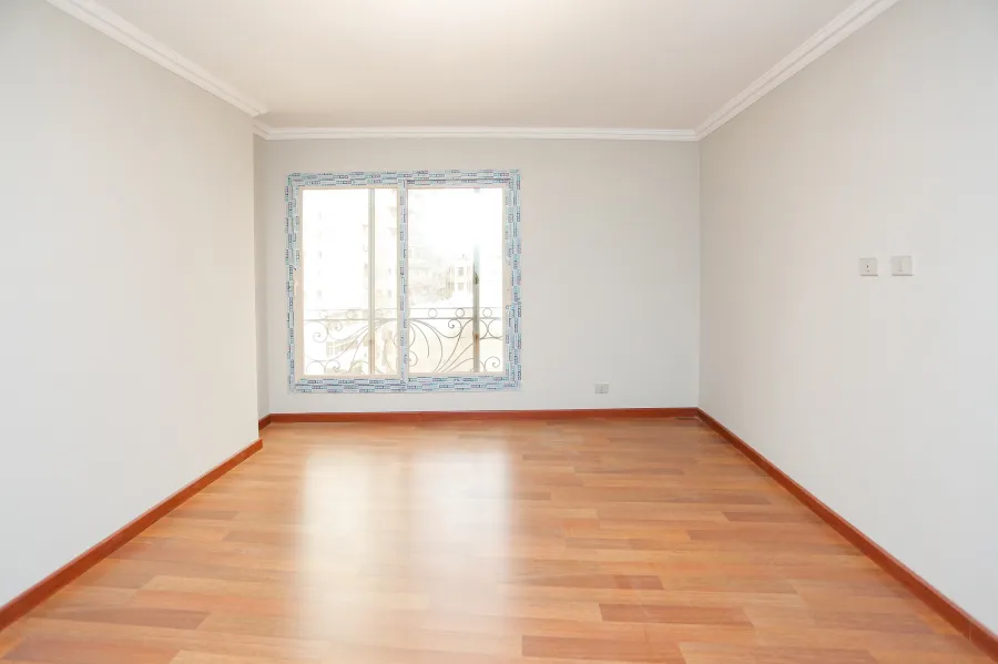 شقة للبيع 330 م جليم ( ش ابو قير )