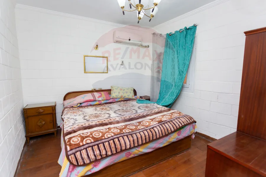 شقة للبيع 130 م سيدي بشر (علي البحر مباشرة)