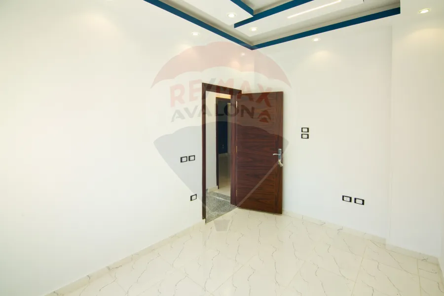 فيلا ستاندالون للبيع (بيرلا مارينا) - 255 م