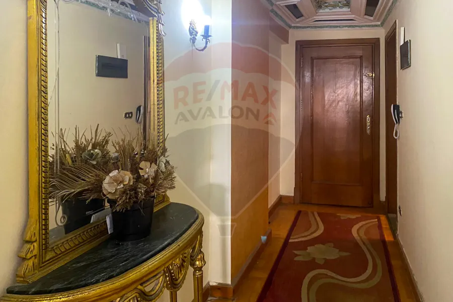 Apartment For Rent 200 m Stanley (Steps from the Sea)