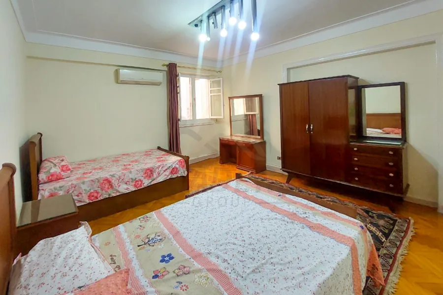 شقة للايجار المفروش 180 م كفر عبده (بالقرب من جنينه اللنبي)