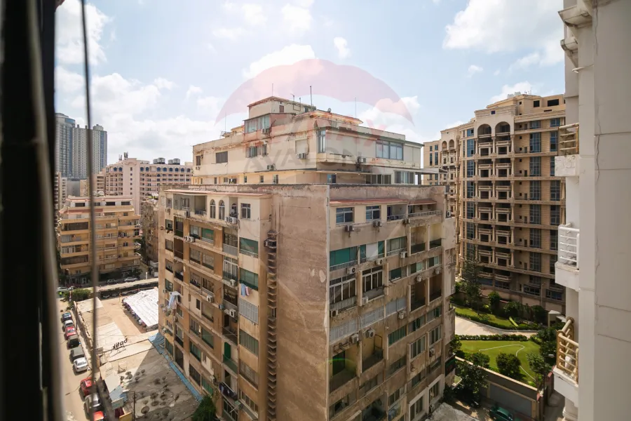 شقة للبيع 250 م ستانلى (ش رشدى باشا-خطوات من البحر)