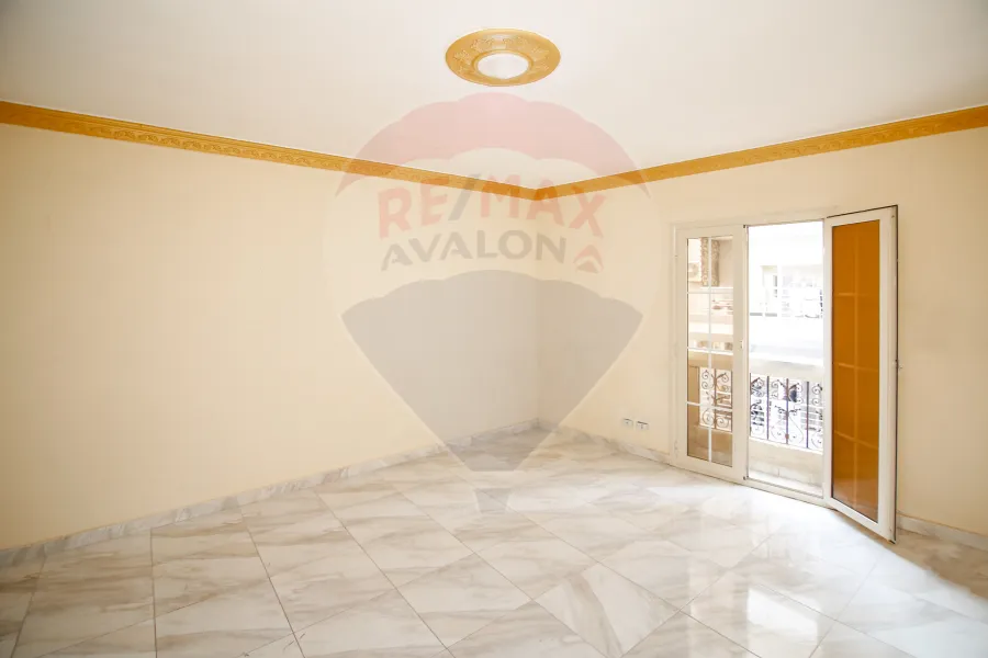 Apartment for rent 200 m Louran (Sarhank St.)