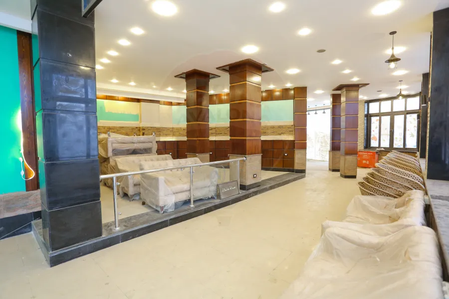 Store for sale 423 m + Mizzane 70 m Al-Mansheya (Direct on sea) - available for cafe or restaurant