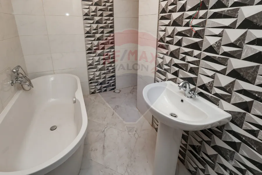 Apartment for sale 193 m Louran (directly on the tram - Brand Building)